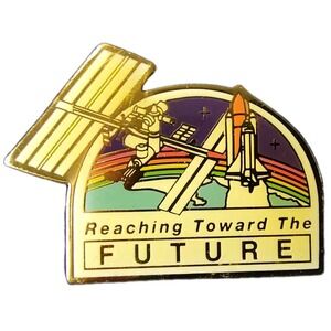 NASA National Quality Month‎ Space Shuttle Lapel Pin Reaching the Future 1993